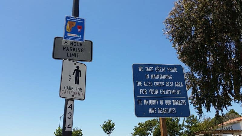 California Rest area sign showing an 8-hour parking limit.