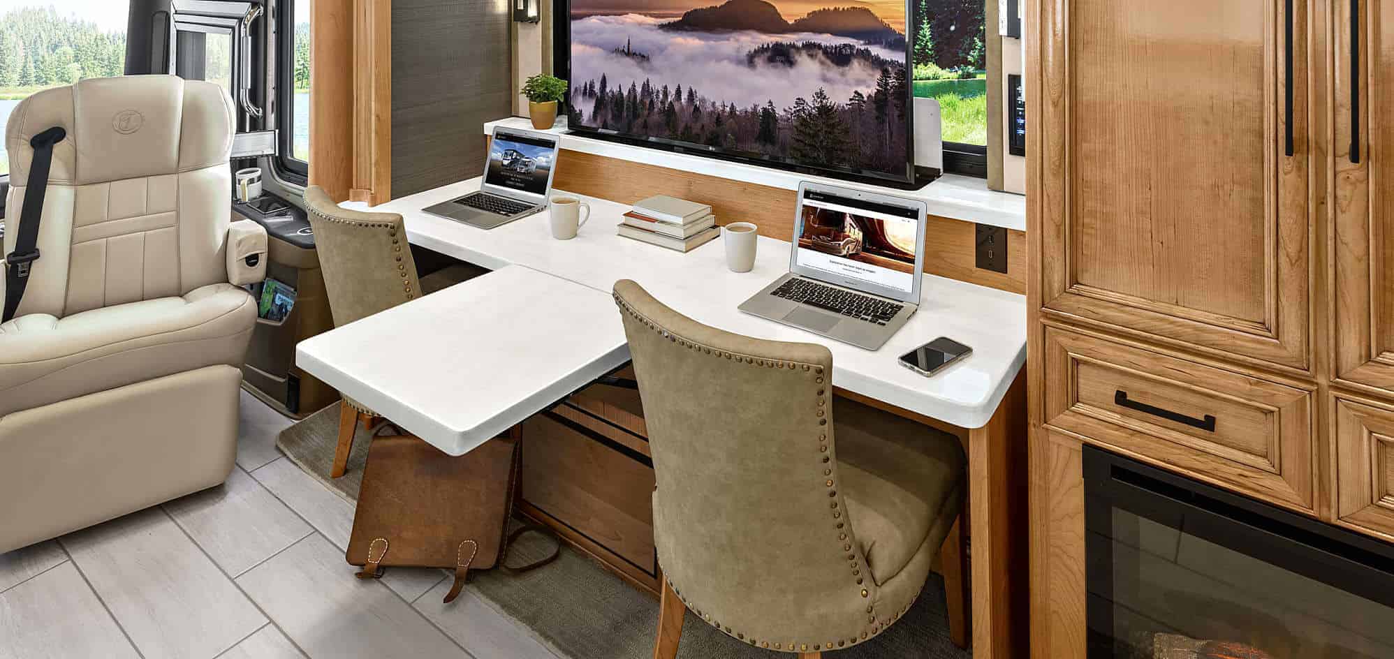 RV Workstation space - Photo By Tiffin