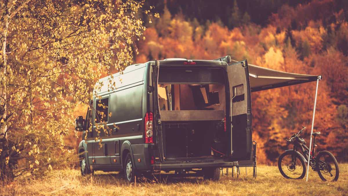ignoring boondocking safety tips like this van camper with back doors left open and bicycle out could result in possible theft